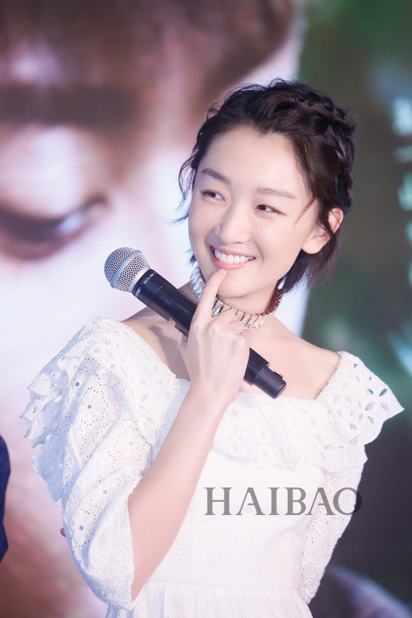 眼妆教程日常化妆眼尾有点往上翘,眼妆教程日常化妆显大不贴睫毛