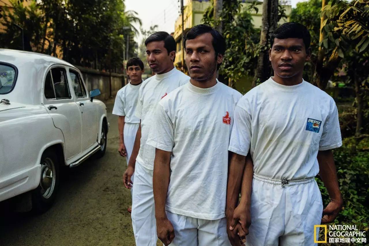 这完全不是科幻片！仿生义眼、干细胞移植、基因疗法……盲症也许马上就要被终结了！