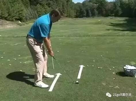 右曲球的正确纠正方法,右曲球挥杆解决方法