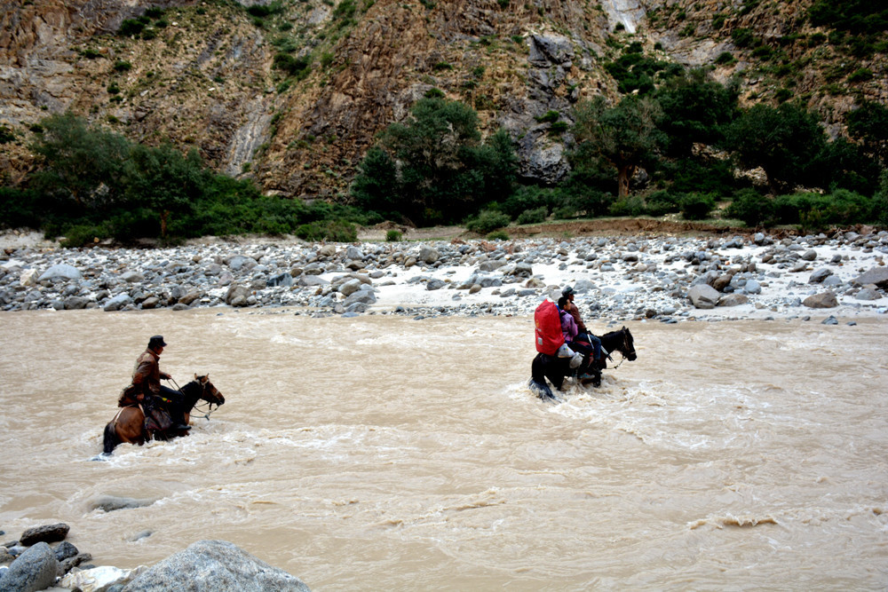 行者无疆-6月乌孙，漂洋过海为圣湖，翻山越岭因初心
