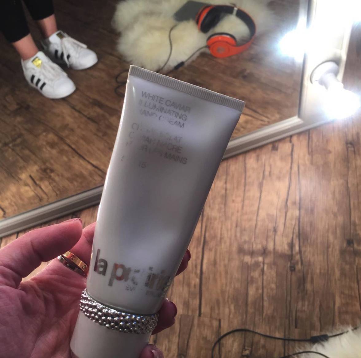 涂手霜不带防晒？白涂！男有王凯，女有王丽坤……看看最美明星手