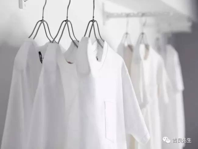 小众高级感白tee,白tee的30多种时髦穿搭