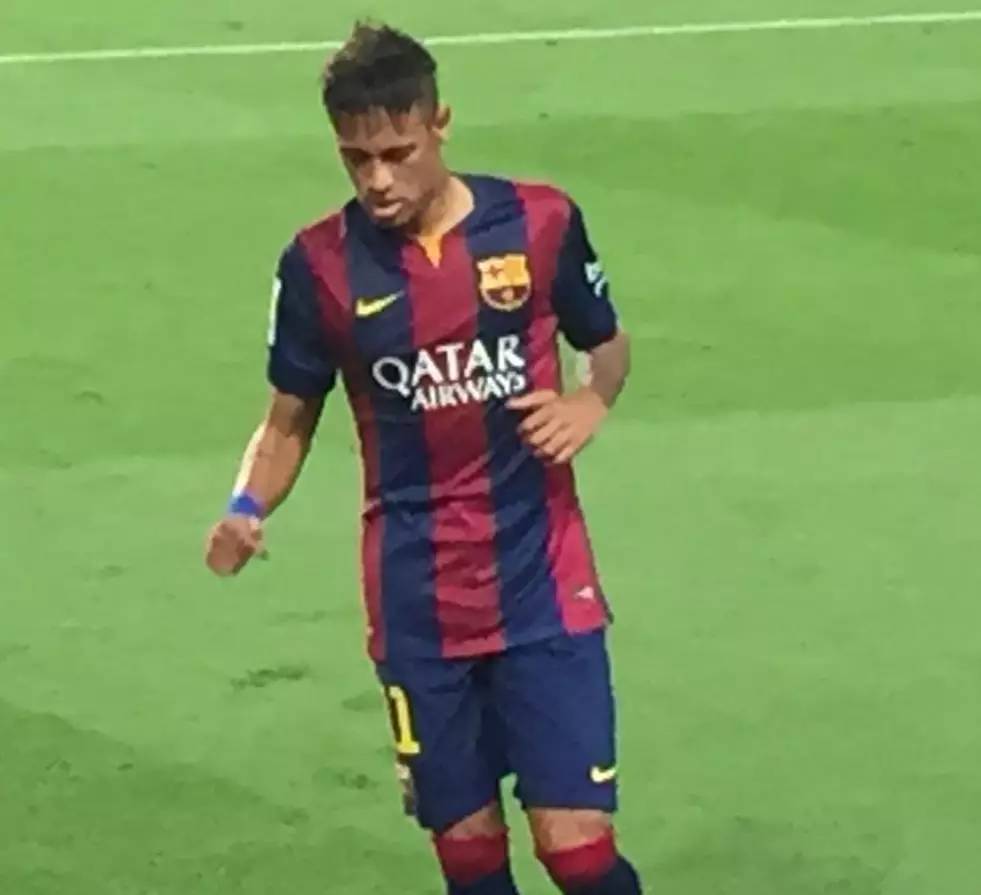 内马尔在巴黎踢巴萨,内马尔前往巴塞罗那