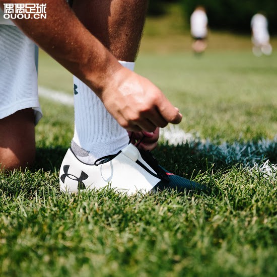 黑白无双安德玛SpotlightPro新配色曝光