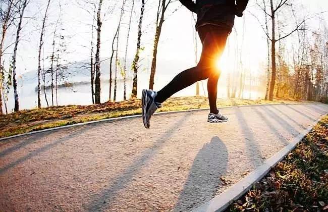 吴昕周冬雨的腿是怎么瘦的,宋茜瘦腿方法视频