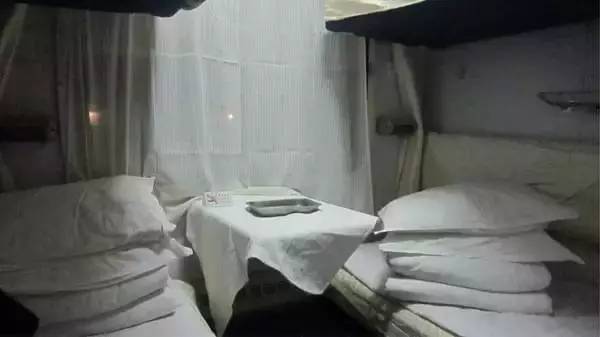 火车去青海沿途风景,青海人出国很难吗