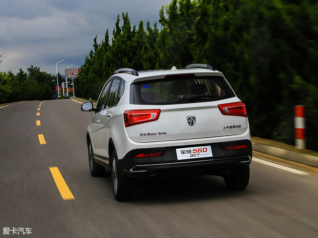 宝骏5602015手动舒适型驾驶体验,宝骏560驾驶功能键视频讲解