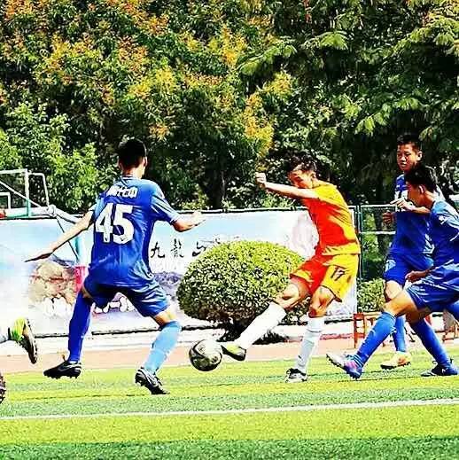 这个暑假，七中在绿茵场上没闲着！