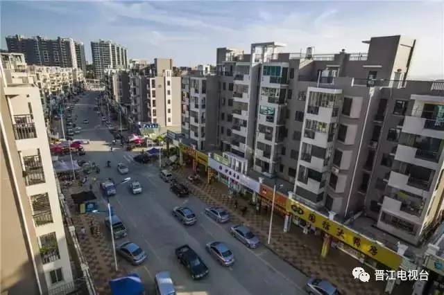 家在岁月变迁中的变化,家乡在不经意间变得越来越美