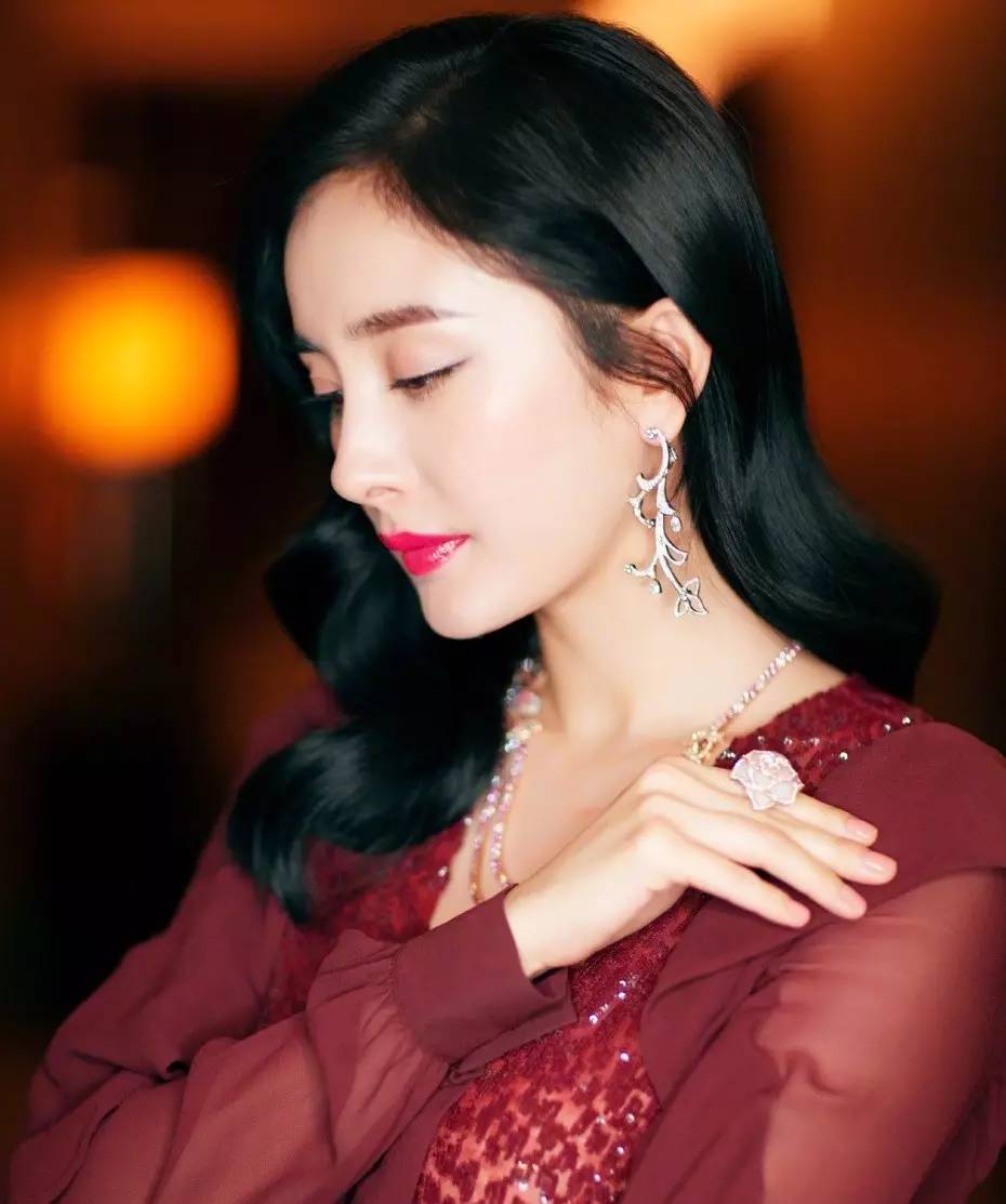 刘亦菲和吴昕谁更漂亮,刘亦菲吴昕短发