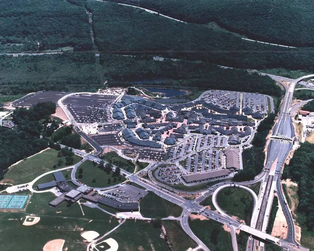 逛美国购物中心,美国购物中心漫步