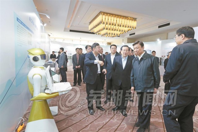 机器人新能源汽车,机器人新能源设备