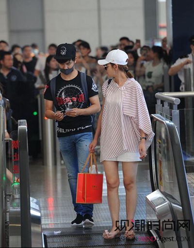 这才是三伏天的正确打开方式!蒋勤勤、杨幂休闲搭配