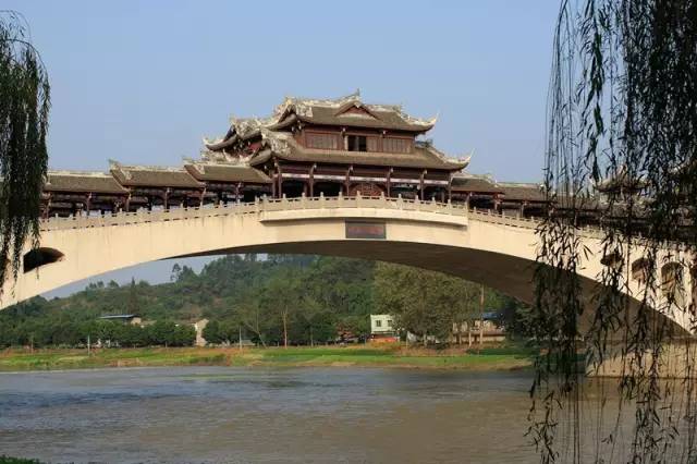 天气这么热都去哪玩,天气这么热去玩什么呢