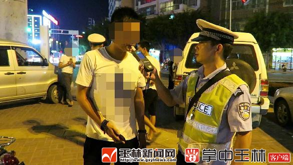 车祸父亲当场去世6岁女儿获救,父亲车祸去世母亲找外公求助后续