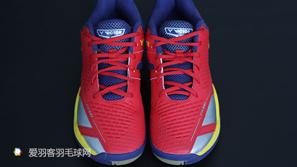 胜利羽毛球鞋p9300怎么样,胜利p9300买一代还是二代
