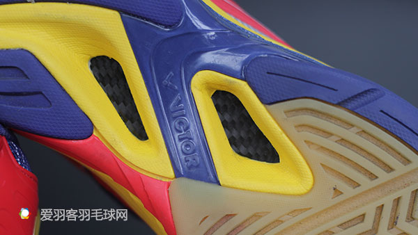 胜利羽毛球鞋p9300怎么样,胜利p9300买一代还是二代