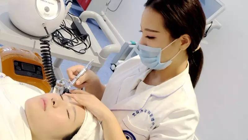 高圆圆用的美容仪,高圆圆探店