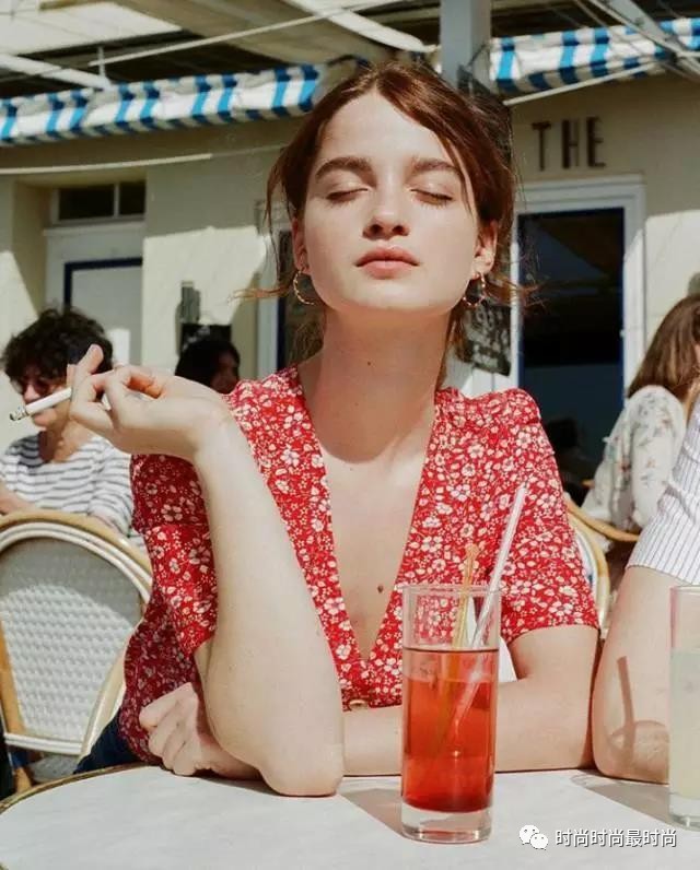 拯救大长脸的短发型,如何练出v字脸型