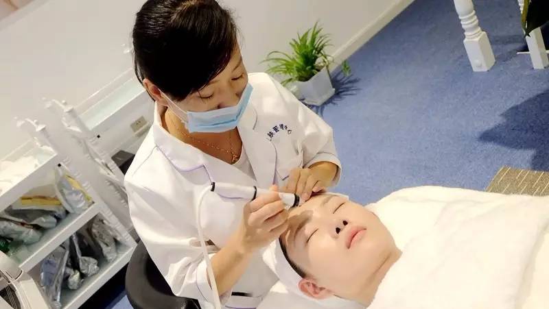 「探店」高圆圆、王丽坤都用的“神器”！银川这家店让你丢掉美颜相机！