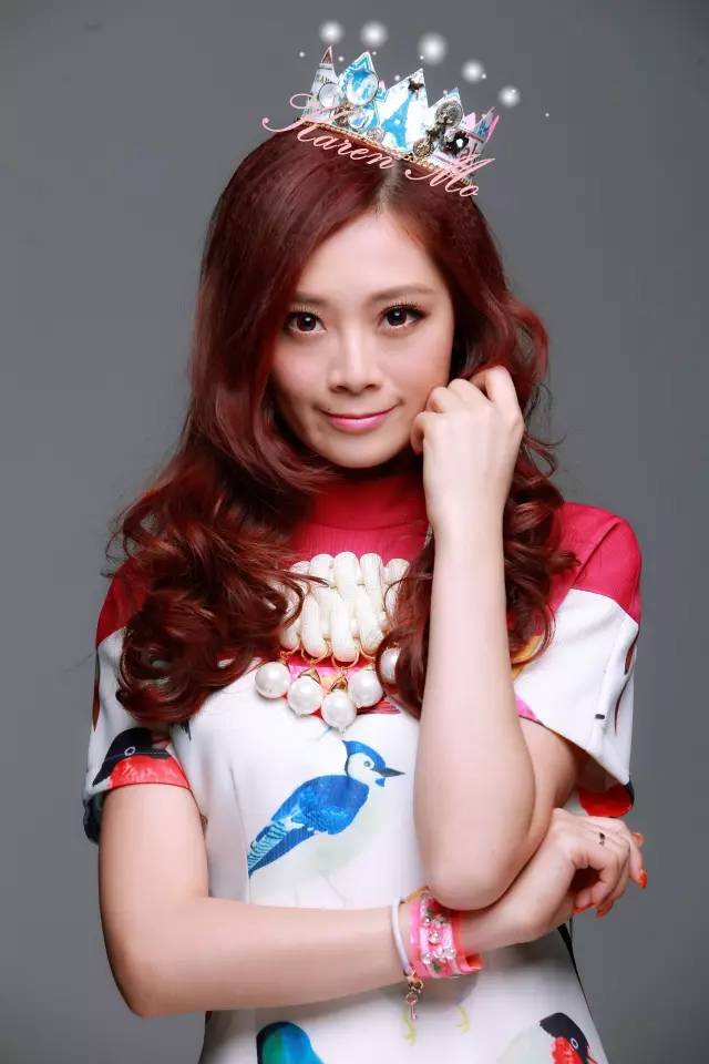 “莫澳欣，你设计的服装哪里可以买得到？！”