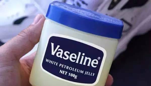 小白鞋的清洁妙招如何清洗小白鞋,小白鞋怎样清洗