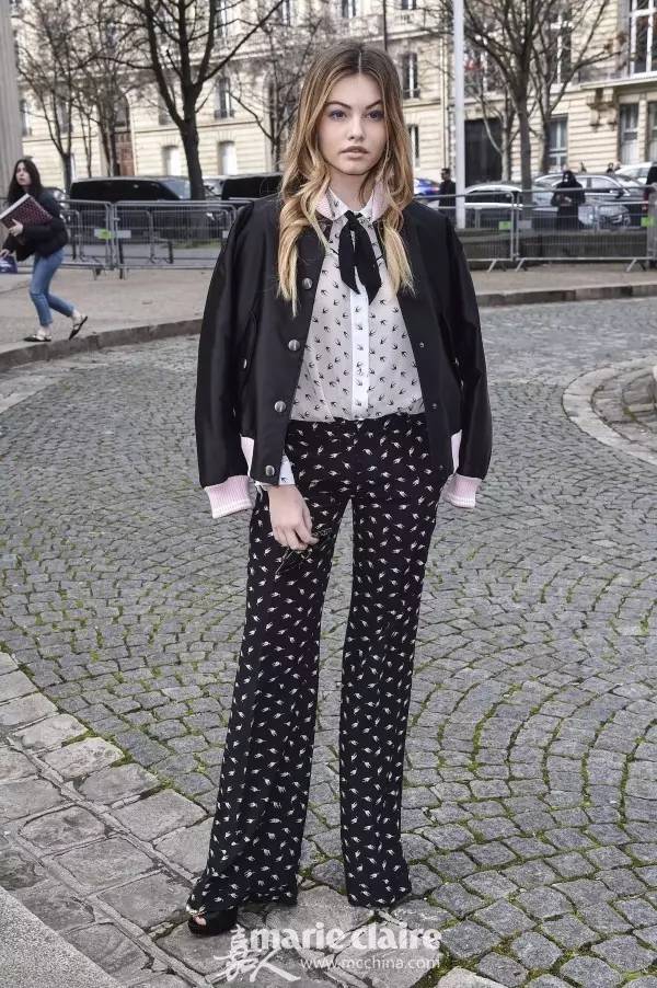 领口黑丝带搭得好时尚Icon，搭不好隔壁村服务员阿花