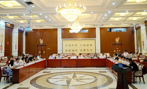 陈竺出席CAR-T细胞疗法项目研讨会