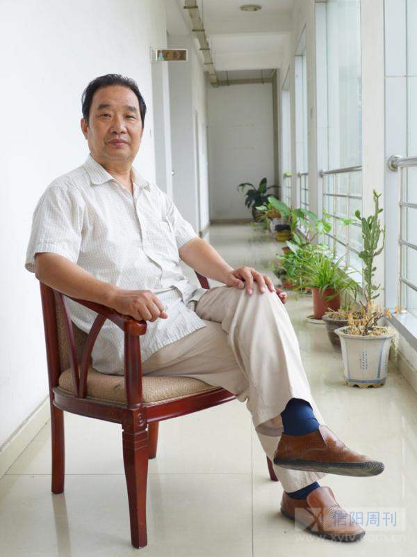 挥洒笔墨书写作品,挥洒笔墨纸砚