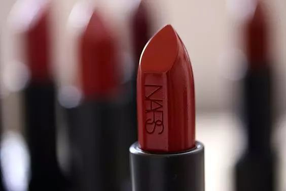 阿玛尼口红色号推荐黄皮显白405,显白颜色黄皮