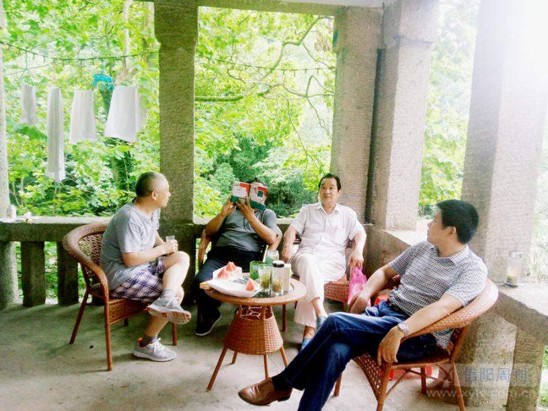 挥洒笔墨书写作品,挥洒笔墨纸砚