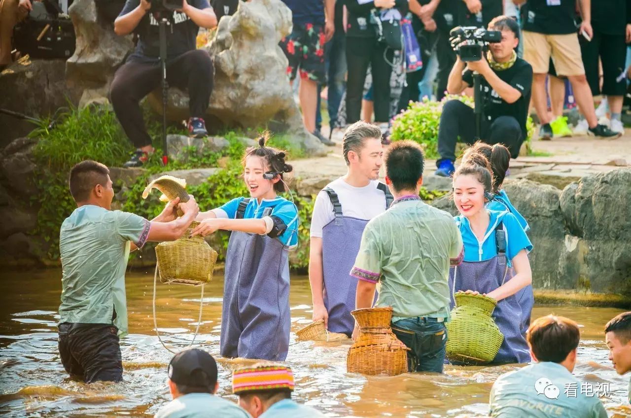 走进中华传统优秀文化,深入感受文化