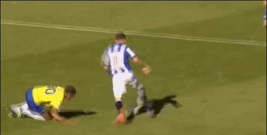 海伦芬赛季首胜 (海伦芬上轮荷甲)