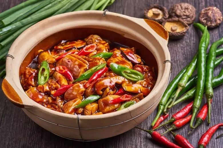 国外黄焖鸡米饭多少钱,黄焖鸡米饭卖多少钱