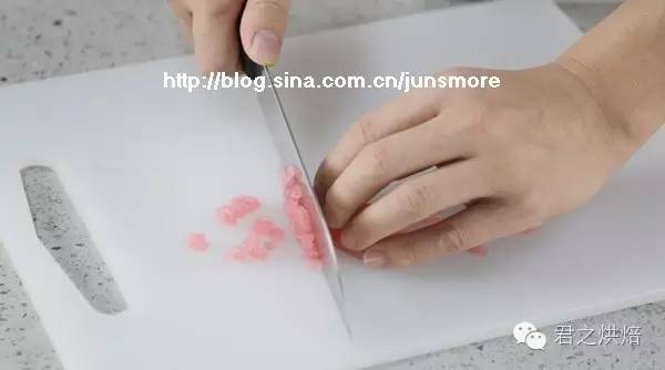 极简单的牛奶布丁,香浓嫩滑好美味!