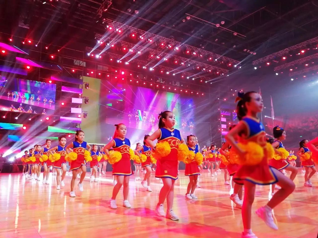 新静安体育中心首秀！直击静安区第一届运动会最燃开幕式（附中心各场馆营业时间及价格）