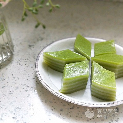 嫩江千层榴莲蛋糕,新加坡斑斓绿蛋糕价格