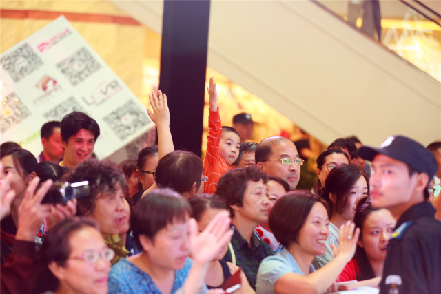 广播现场秀高光时刻,广播节目现场