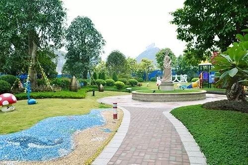 尴了个尬，娃仔爱问的这些问题，柳州很多家长听完都想捂脸逃走……