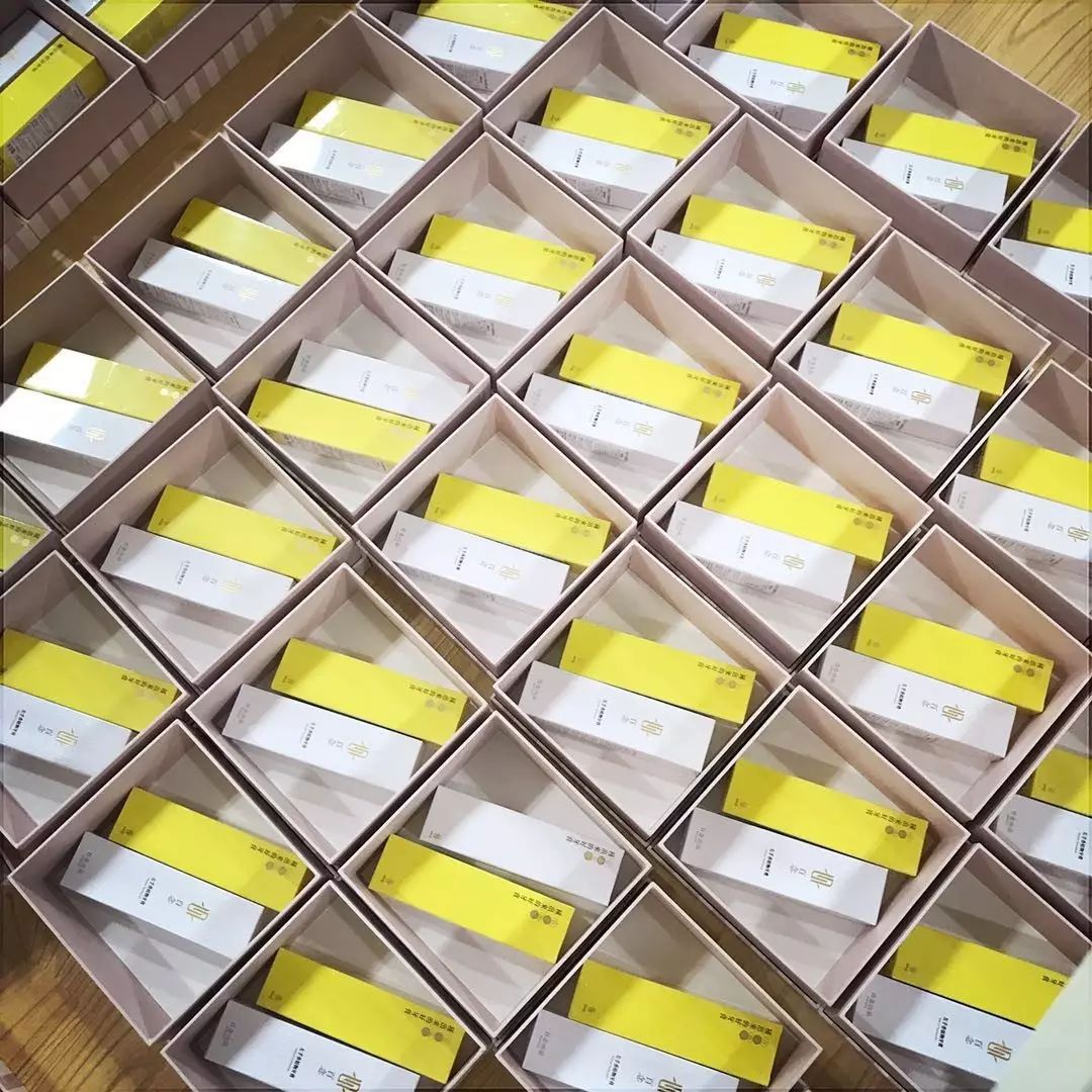 找女友只服冯绍峰，我却心疼赵丽颖找不到一双好鞋~