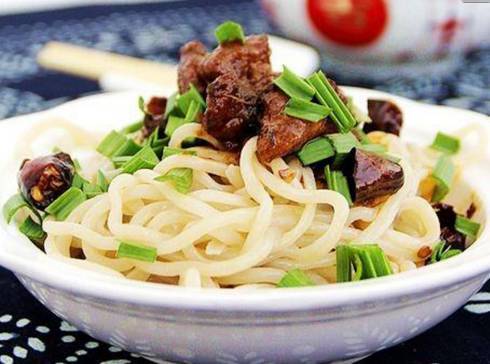 美好的假期从一束花开始,美好的假期从早餐开始