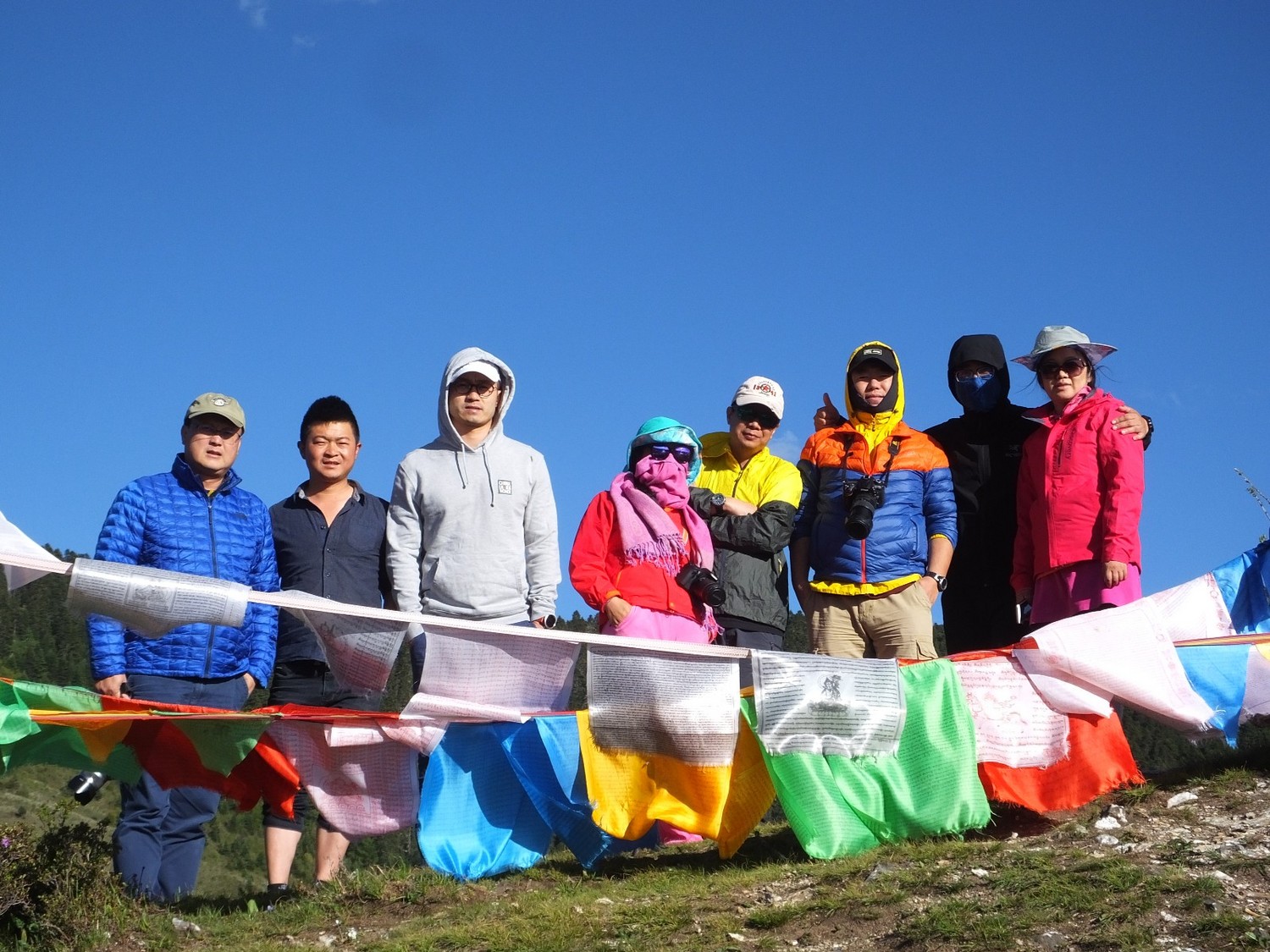 泸亚东线沿途风景,泸亚线穿越原始森林