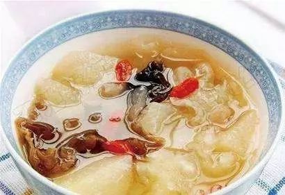 皮肤干燥长斑长痘用什么做面膜好,脸色暗沉有痘印如何护肤效果好