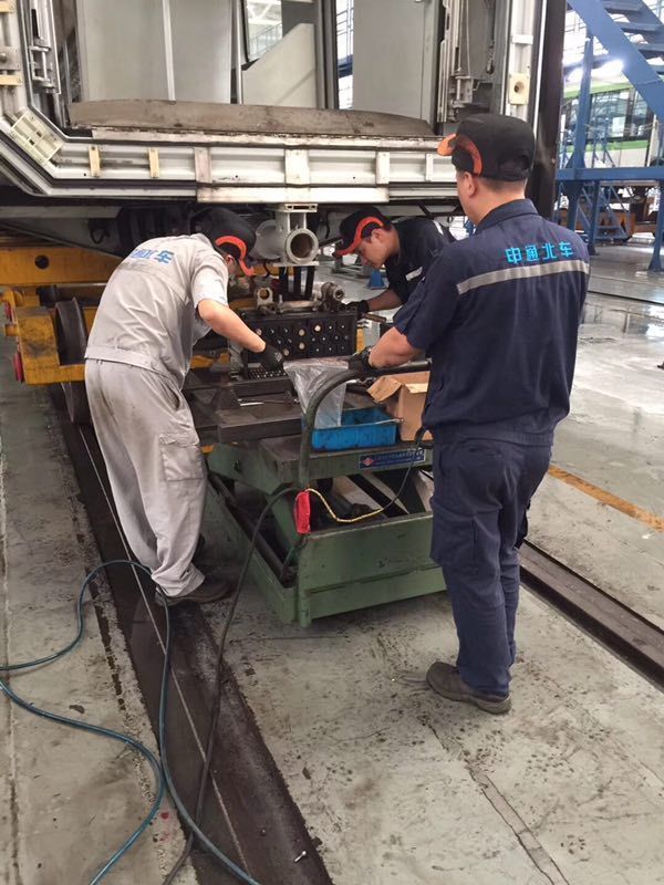 「长假Day5」“十一黄金周”你放假我保驾：幕后地铁人在忙些啥？