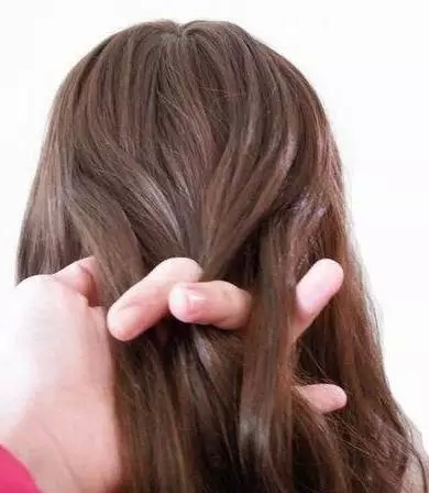 披头散发怎么扎头发好看,披头散发的头发教程