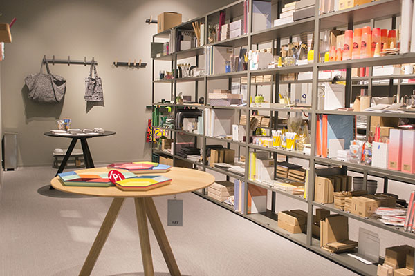 我们逛了逛HAY在北京的体验店，没想到长这样