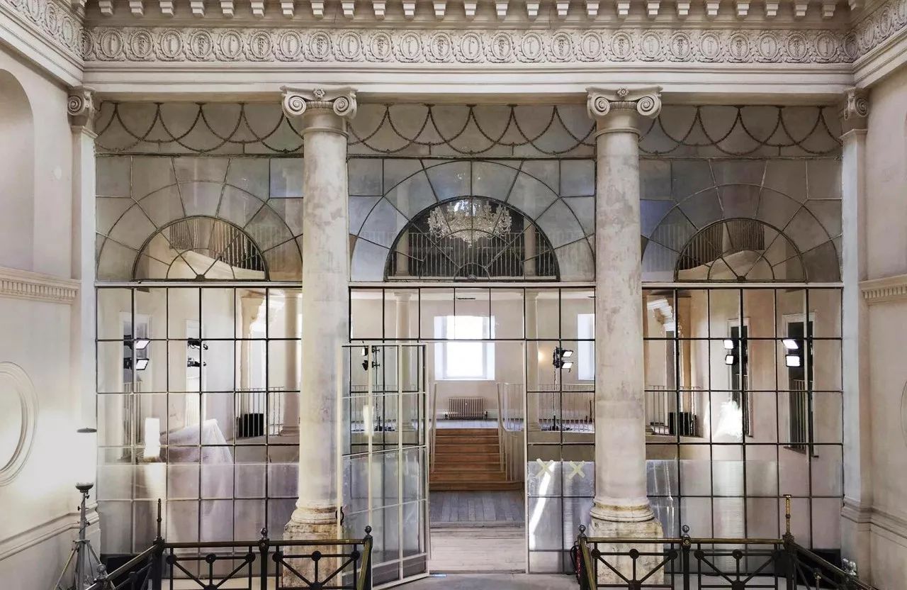 burberry伦敦新款跟老款的区别,英国时尚burberry