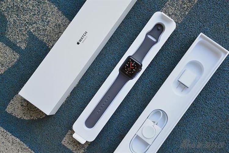 戴着AW3游泳感觉如何？锋友说真的很不错