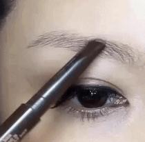 新手眉毛一直画不好,眉毛没修好多久能长出来