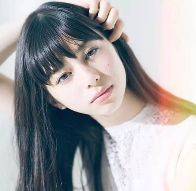 透明感女孩的特点,女生说透明感什么意思